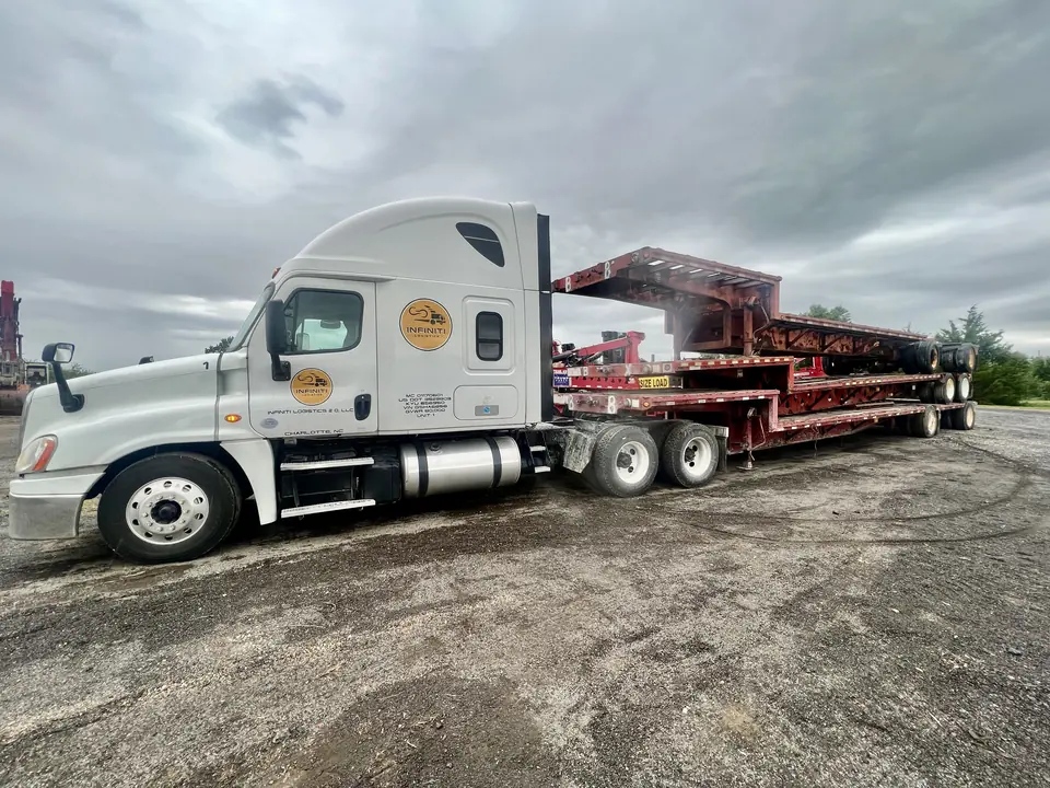 Infiniti Logistics 2.0, LLC truck carrying freight
